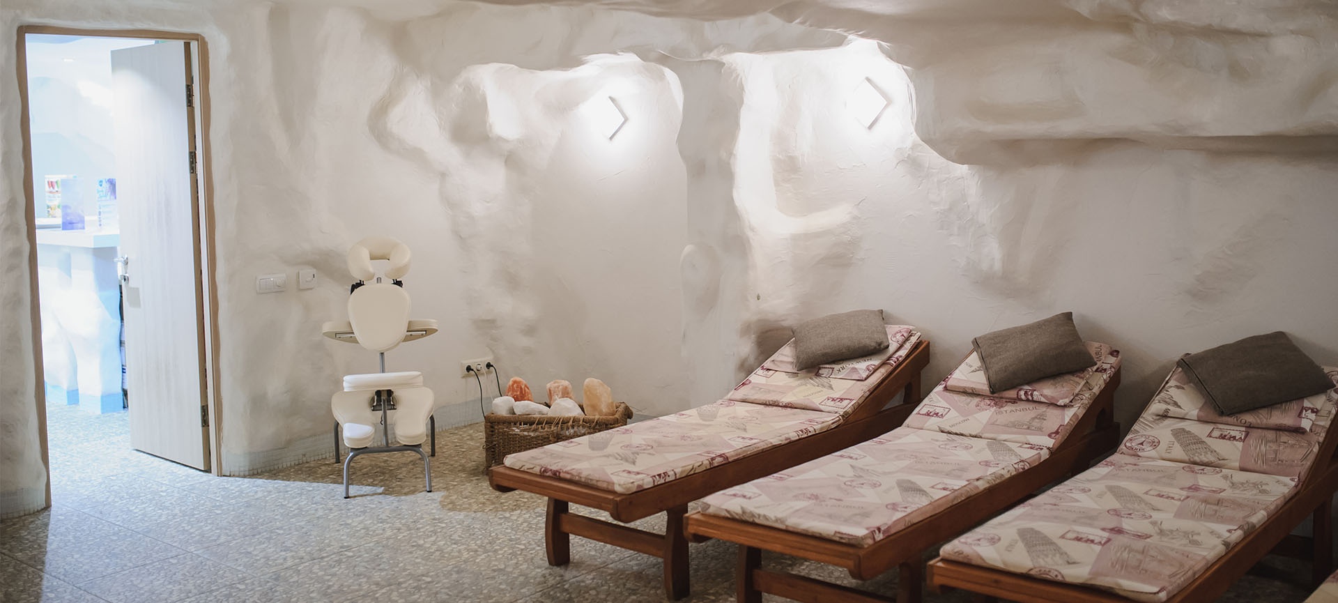 benefits of salt room therapy